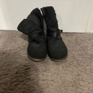 Low rise boots